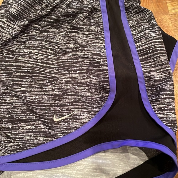 Women’s Nike Tempo Shorts, size medium. - Picture 3 of 5